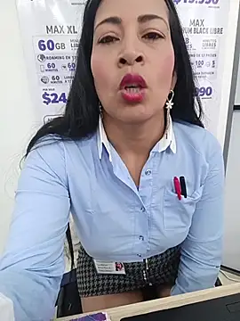 Snapshot of PAULA20- chatting on 12/02/25, 12:43 PAULA20- online show from 12/02/25, 12:43