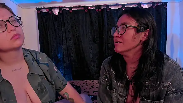 CrazyCakes  online show from 04/16/26, 03:46