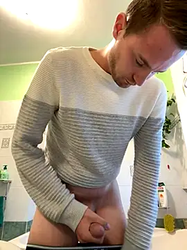 Snapshot of Italy_sex_boy chatting on 10/06/25, 09:18 Italy sex boy online show from 10/06/25, 09:18