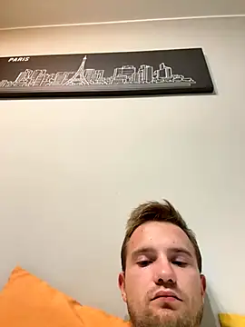 Snapshot of Italy_sex_boy chatting on 10/09/25, 03:43 Italy sex boy online show from 10/09/25, 03:43