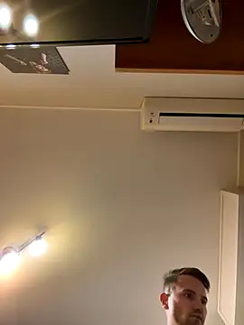 Snapshot of Italy_sex_boy chatting on 11/26/25, 12:22 Italy sex boy online show from 11/26/25, 12:22