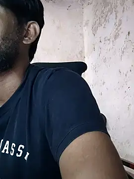 Snapshot of krishjaat43 chatting on 10/03/25, 04:31 krishjaat43 online show from 10/03/25, 04:31