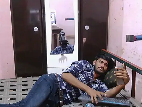 Snapshot of krishjaat43 chatting on 10/29/25, 03:58 krishjaat43 online show from 10/29/25, 03:58