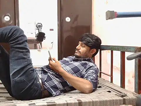 Snapshot of krishjaat43 chatting on 10/30/25, 04:08 krishjaat43 online show from 10/30/25, 04:08