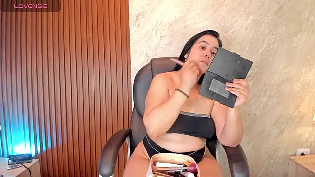  Cris Spicy  online show from 10/26/25, 07:53