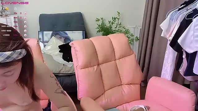 Snapshot of SR_897 chatting on 10/08/25, 02:36 SR 897 online show from 10/08/25, 02:36