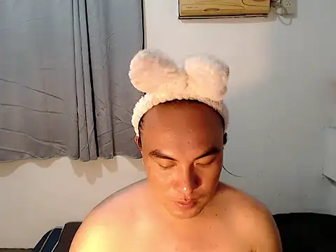 asianayumi online show from 04/01/26, 01:41