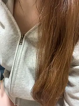 Snapshot of mayu06000 chatting on 11/21/25, 05:44 mayu06000 online show from 11/21/25, 05:44