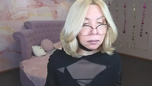 Snapshot of Wendy_Waves chatting on 09/27/25, 10:53 Wendy Waves online show from 09/27/25, 10:53