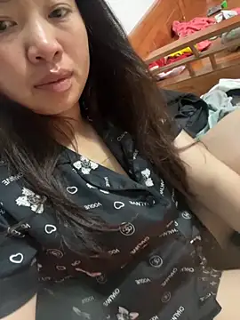 Nhung584 online show from 11/15/25, 12:56