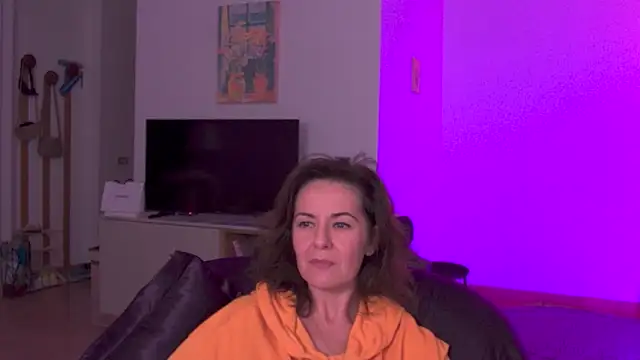 Witch in Silk online show from 10/17/25, 01:20