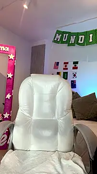 LUNAA    online show from 07/14/26, 03:22