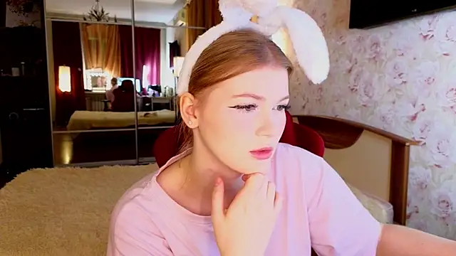 Snapshot of Jenny_Skinner20 chatting on 11/17/25, 05:19 Jenny Skinner20 online show from 11/17/25, 05:19