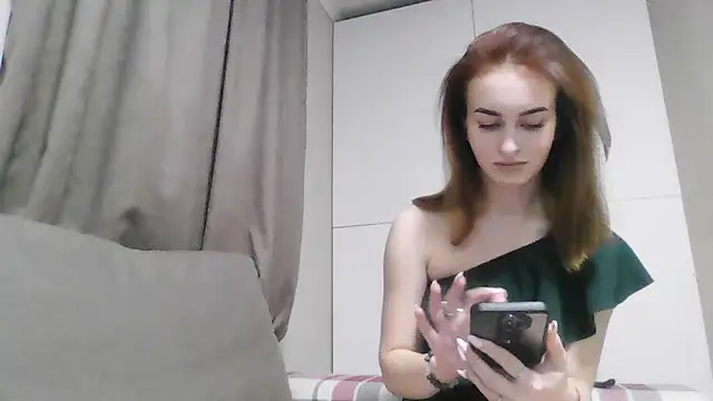 Requellia online show from 11/08/25, 07:56