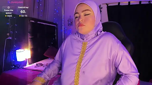 Snapshot of MarianFadel chatting on 10/20/25, 12:27 MarianFadel online show from 10/20/25, 12:27