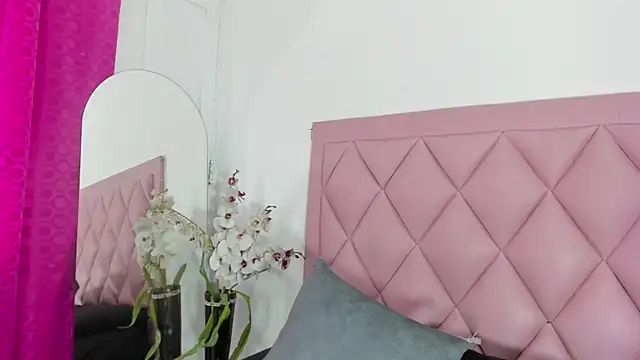 dakota roussee online show from 04/17/26, 03:15