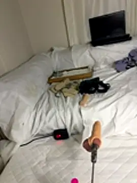 Snapshot of Ozge-SluttyScream69 chatting on 11/24/25, 11:26 Ozge-SluttyScream69 online show from 11/24/25, 11:26