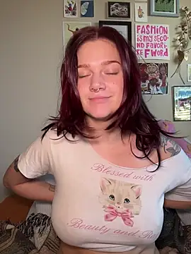 Snapshot of zarialove chatting on 11/11/25, 09:59 zarialove online show from 11/11/25, 09:59