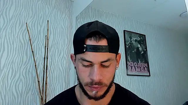 Snapshot of dylan_jacobx chatting on 05/03/26, 01:33 dylan jacobx online show from 05/03/26, 01:33