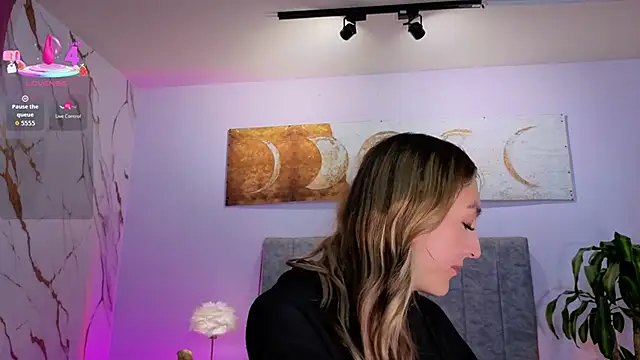 antonellastar24  online show from 04/10/26, 08:02