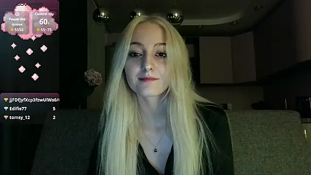 Snapshot of white_liillyy chatting on 09/20/25, 10:55 white liillyy online show from 09/20/25, 10:55