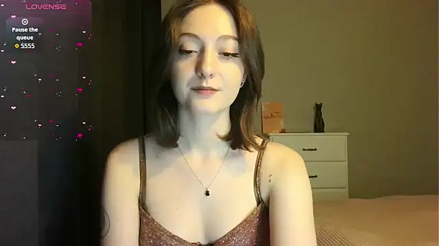 white liillyy online show from 02/21/26, 07:37