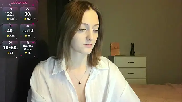 white liillyy online show from 03/13/26, 11:11