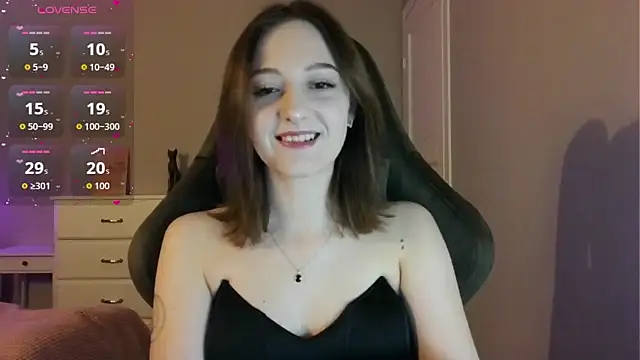 white liillyy online show from 04/06/26, 09:27