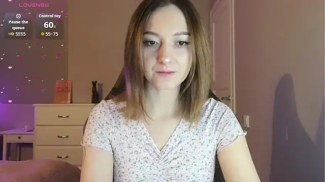 white liillyy online show from 04/17/26, 09:18