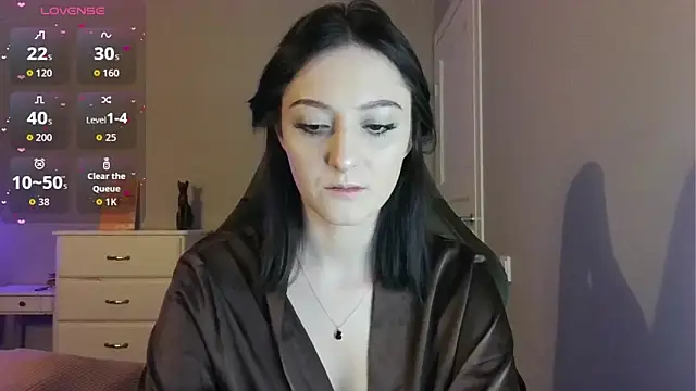 white liillyy online show from 04/28/26, 09:09