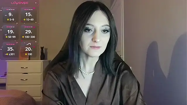 white liillyy online show from 04/29/26, 09:21