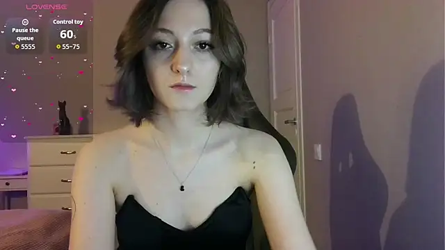 white liillyy online show from 05/19/26, 08:48