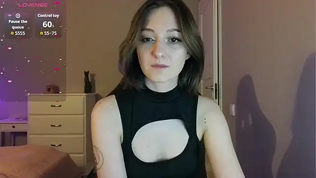 white liillyy online show from 05/20/26, 08:26
