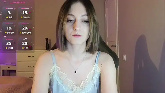 white liillyy online show from 05/28/26, 09:01