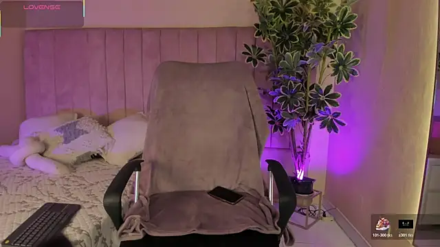 Mia mtnz02 online show from 01/13/26, 03:01