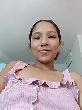 Snapshot of Natzury chatting on 10/31/25, 08:21 Natzury online show from 10/31/25, 08:21