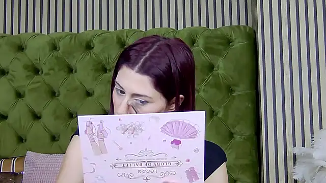 LunaHart online show from 11/30/25, 02:10