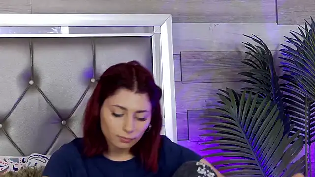 LunaHart online show from 04/05/26, 06:10