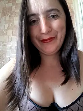 Snapshot of EvelinCutex chatting on 09/24/25, 11:57 EvelinCutex online show from 09/24/25, 11:57