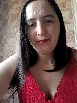 Snapshot of EvelinCutex chatting on 10/04/25, 06:11 EvelinCutex online show from 10/04/25, 06:11