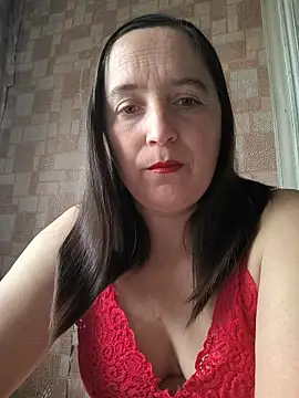 Snapshot of EvelinCutex chatting on 10/16/25, 11:33 EvelinCutex online show from 10/16/25, 11:33