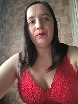 Snapshot of EvelinCutex chatting on 11/06/25, 06:25 EvelinCutex online show from 11/06/25, 06:25