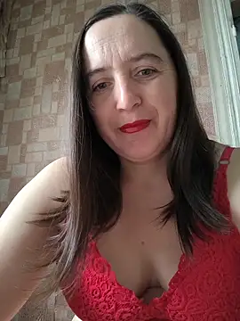 Snapshot of EvelinCutex chatting on 11/26/25, 06:36 EvelinCutex online show from 11/26/25, 06:36