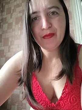 Snapshot of EvelinCutex chatting on 11/28/25, 06:27 EvelinCutex online show from 11/28/25, 06:27