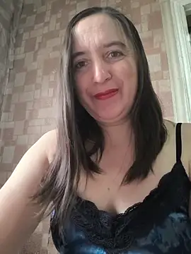 Snapshot of EvelinCutex chatting on 12/04/25, 06:55 EvelinCutex online show from 12/04/25, 06:55