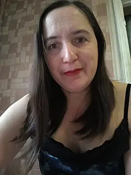 Snapshot of EvelinCutex chatting on 12/05/25, 06:44 EvelinCutex online show from 12/05/25, 06:44