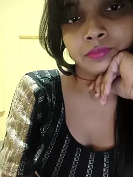 Snapshot of RAYI_Queen_2 chatting on 11/09/25, 08:51 RAYI Queen 2 online show from 11/09/25, 08:51