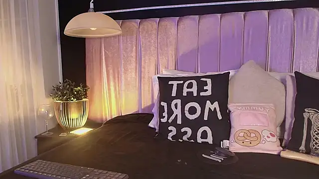 Dannyaa  online show from 10/04/25, 12:14