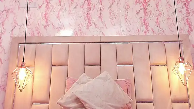 WILD FIREE  online show from 12/19/25, 07:54