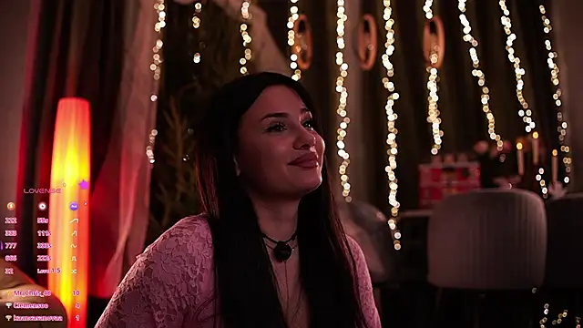 MaryHols online show from 12/14/25, 05:40